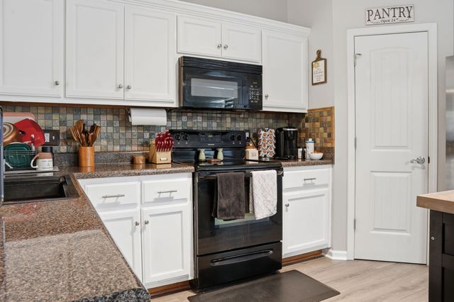 2451 New Holland Cir, Murfreesboro, TN 37128