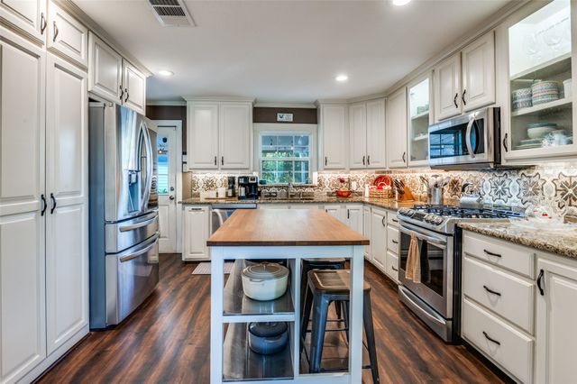 2601 Murphy Drive, Bedford, TX 76021