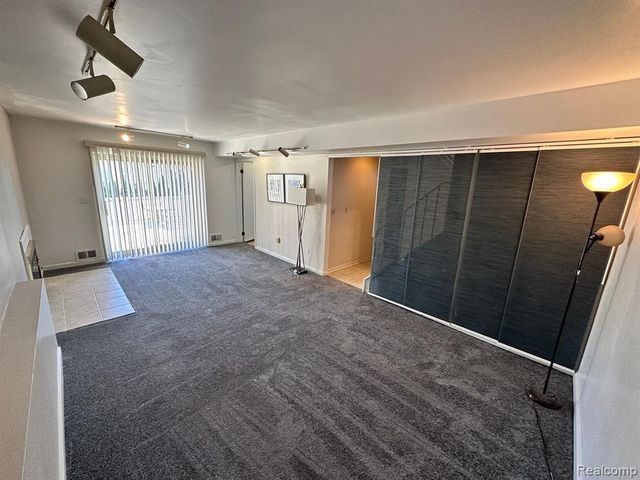 23260 Cranbrooke Drive, Novi, MI 48375