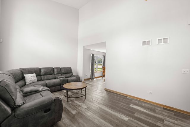 25726 W Lilac Avenue, Monee, IL 60449
