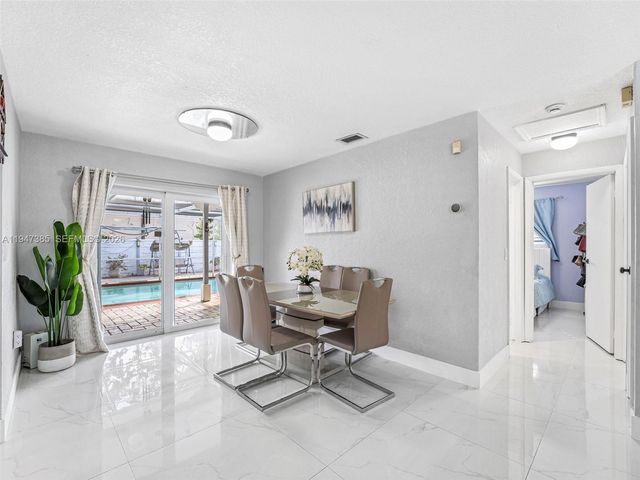 2050 NW 83rd Ave, Sunrise, FL 33322