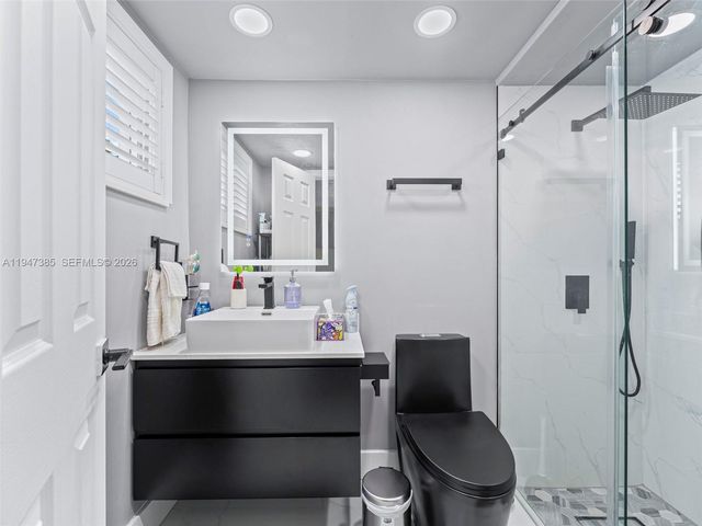 2050 NW 83rd Ave, Sunrise, FL 33322