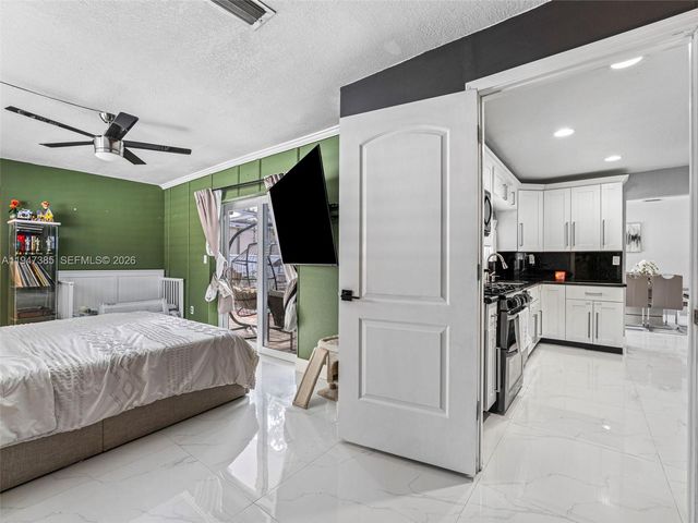 2050 NW 83rd Ave, Sunrise, FL 33322