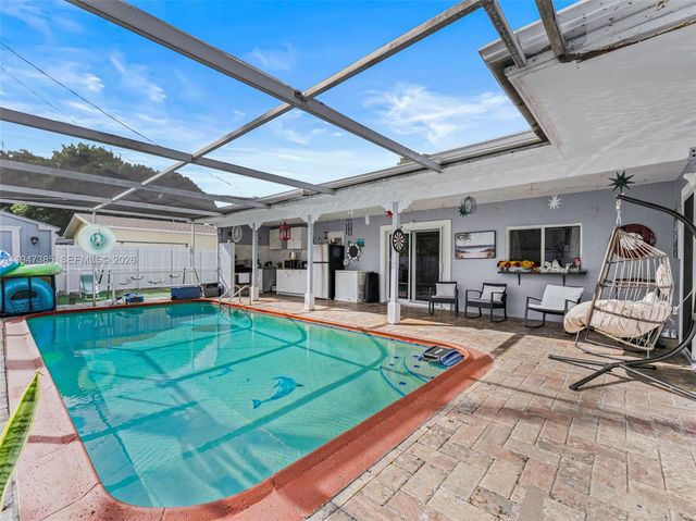 2050 NW 83rd Ave, Sunrise, FL 33322