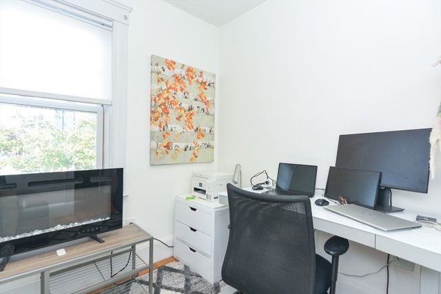 48 Farquhar 2, Boston, MA 02131