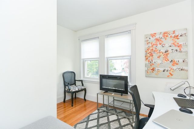 48 Farquhar 2, Boston, MA 02131