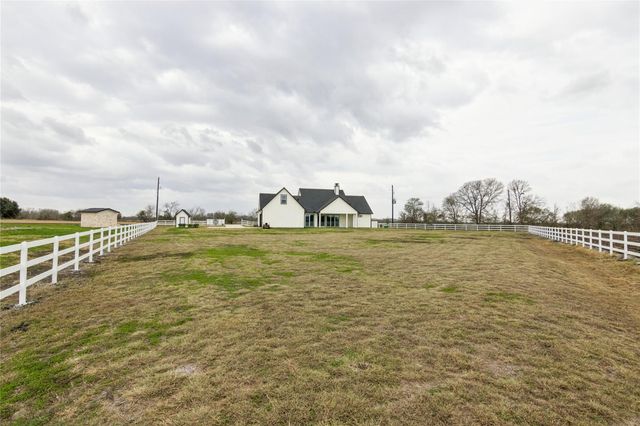 5766 Ward Bend Rd, Sealy, TX 77474