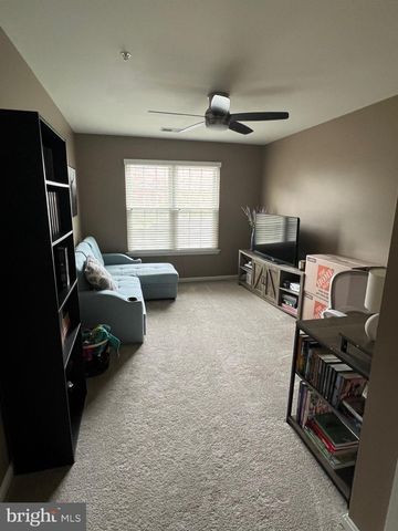 8815 Stone Ridge Cir Apt T3, Pikesville, MD 21208
