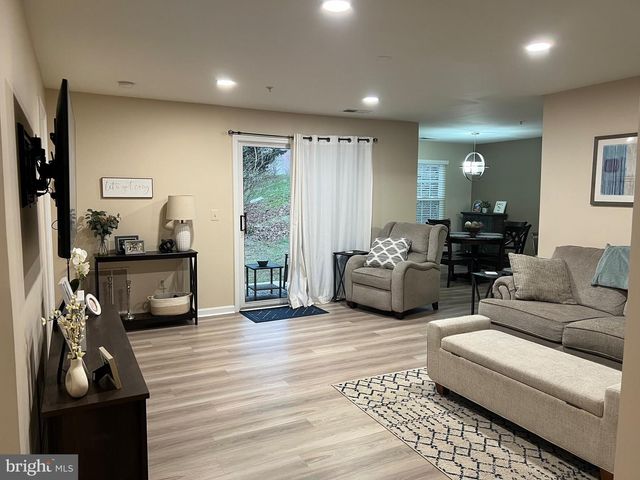 8815 Stone Ridge Cir Apt T3, Pikesville, MD 21208