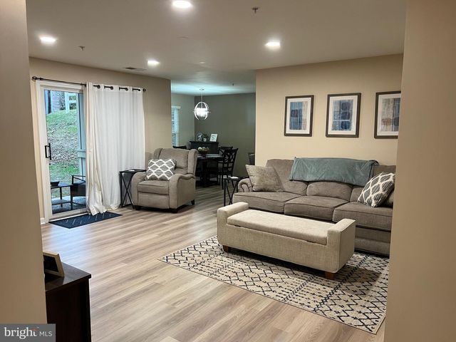 8815 Stone Ridge Cir Apt T3, Pikesville, MD 21208