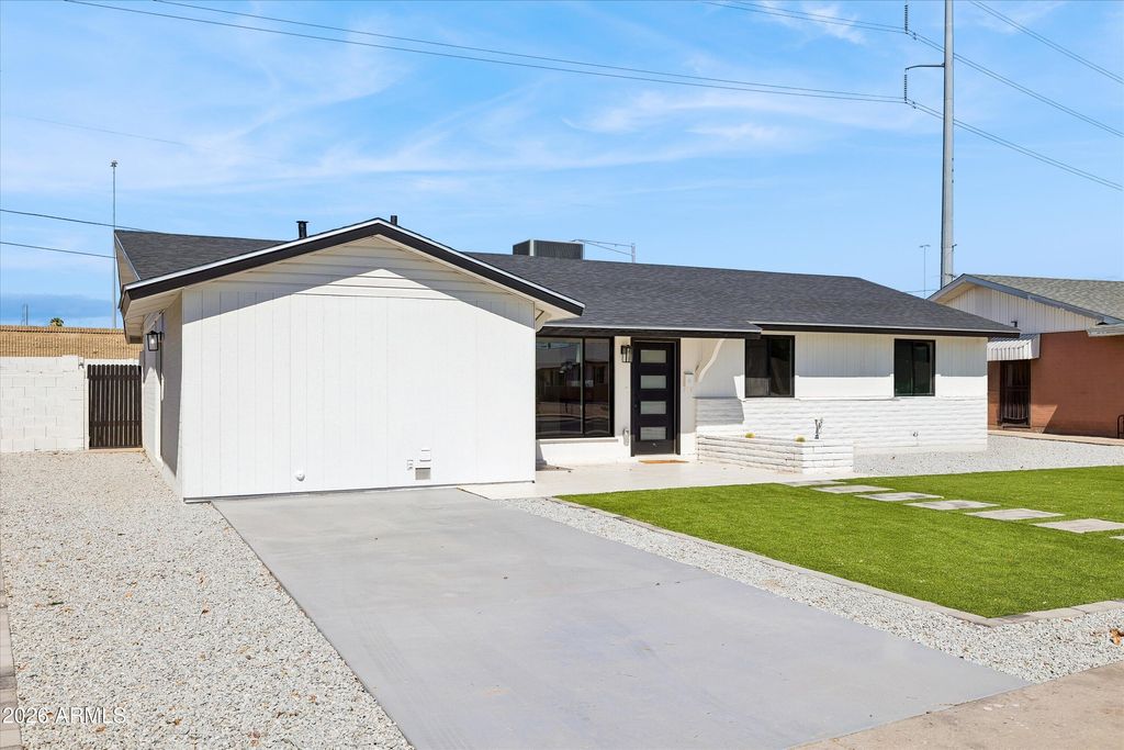 12240 N 26TH Drive, Phoenix, AZ 85029 — photo 2
