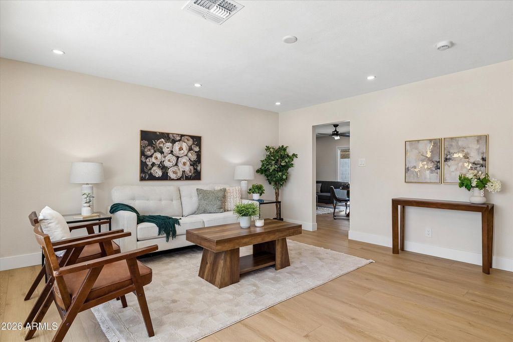 12240 N 26TH Drive, Phoenix, AZ 85029 — photo 4