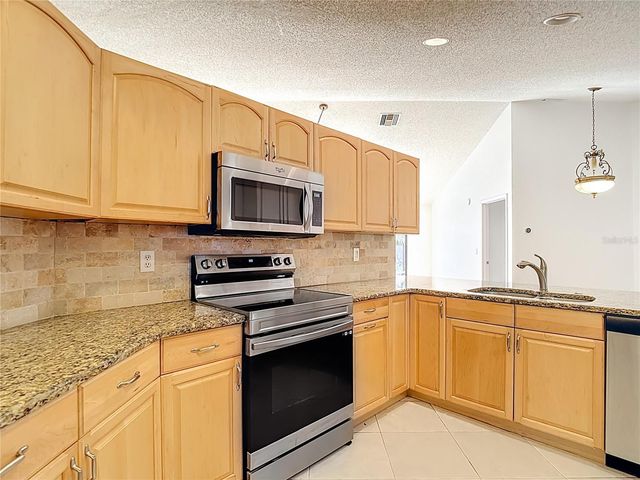 15005 REDCLIFF DRIVE, Tampa, FL 33625