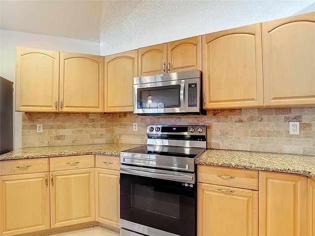 15005 REDCLIFF DRIVE, Tampa, FL 33625