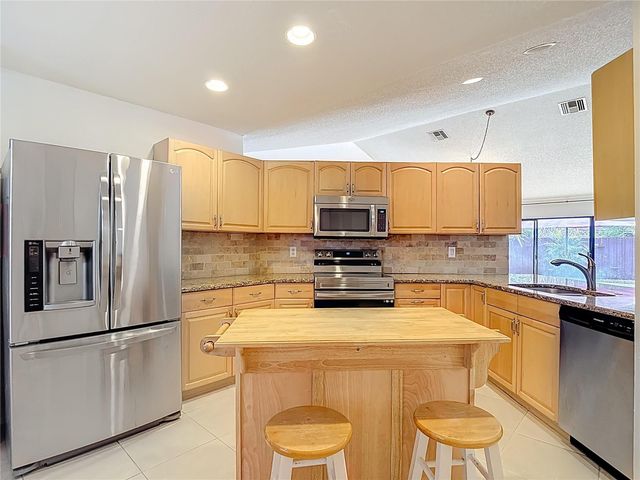 15005 REDCLIFF DRIVE, Tampa, FL 33625