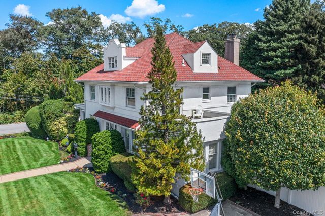 399 Ocean Avenue, Massapequa, NY 11758