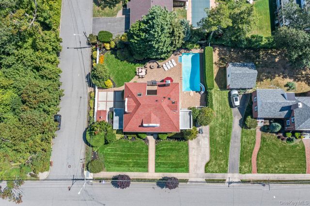399 Ocean Avenue, Massapequa, NY 11758