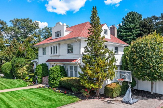 399 Ocean Avenue, Massapequa, NY 11758