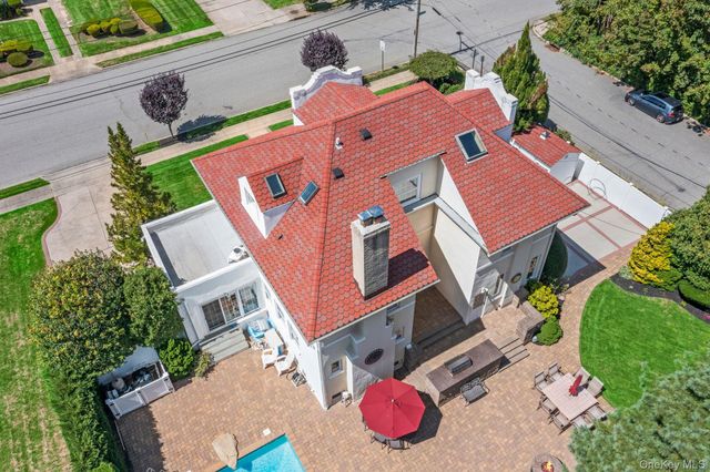 399 Ocean Avenue, Massapequa, NY 11758