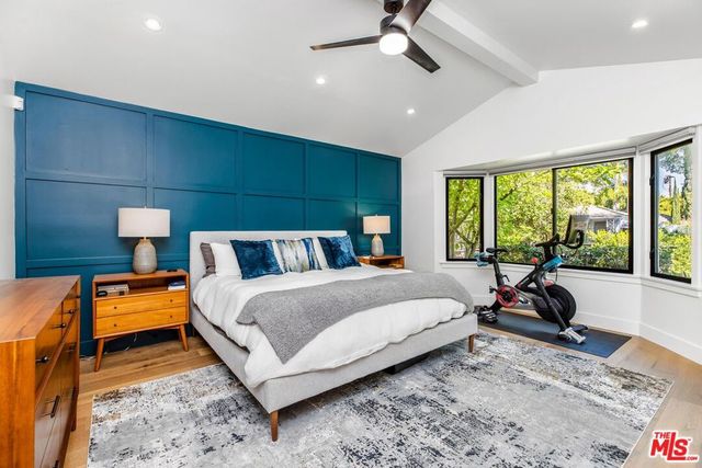 11920 Hartsook Street, Valley Village, CA 91607