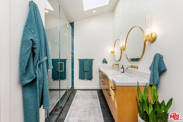 11920 Hartsook Street, Valley Village, CA 91607