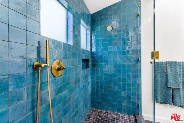 11920 Hartsook Street, Valley Village, CA 91607