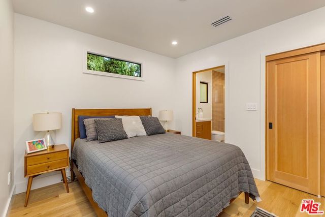 11920 Hartsook Street, Valley Village, CA 91607