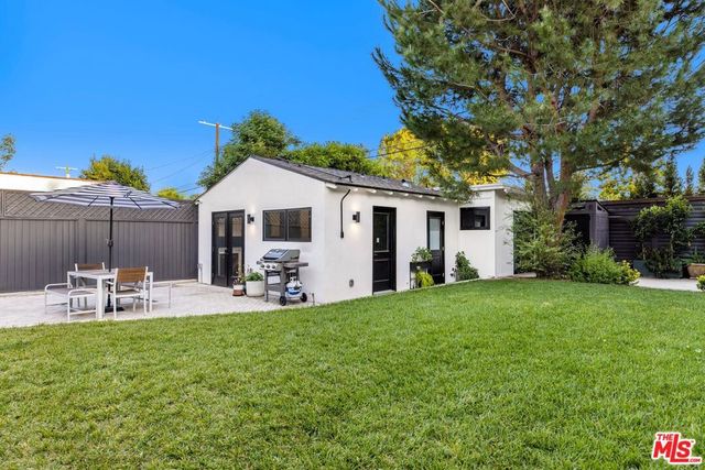 11920 Hartsook Street, Valley Village, CA 91607