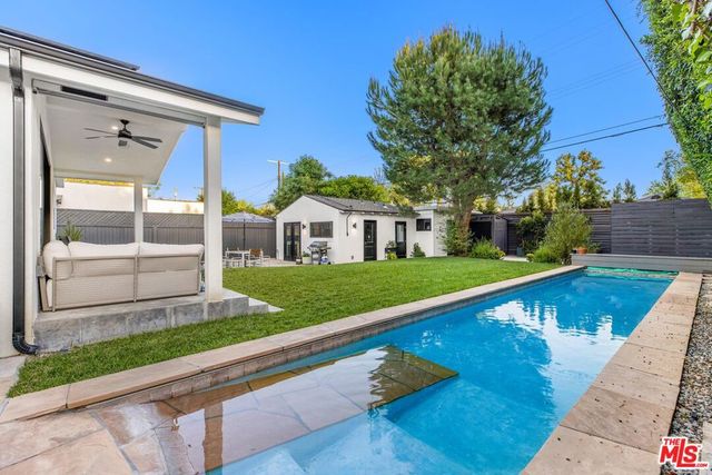 11920 Hartsook Street, Valley Village, CA 91607