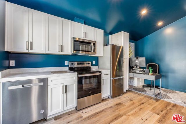 11920 Hartsook Street, Valley Village, CA 91607