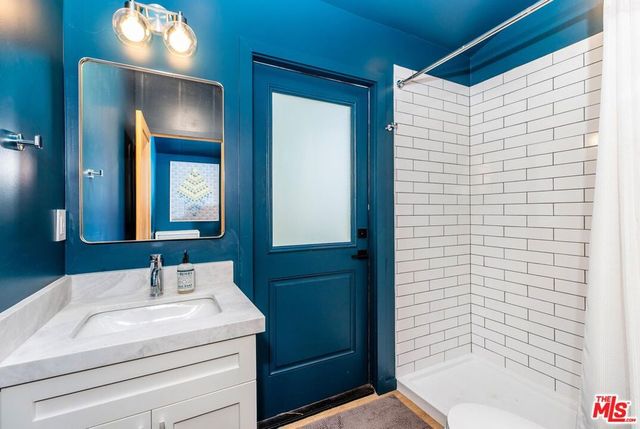 11920 Hartsook Street, Valley Village, CA 91607