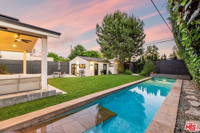 11920 Hartsook Street, Valley Village, CA 91607