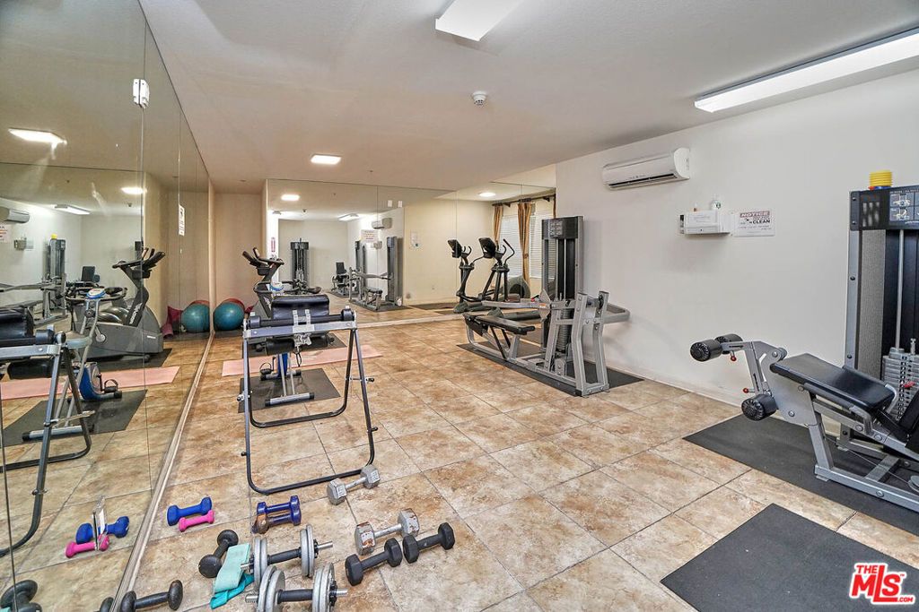 1401 S St Andrews Place 209, Los Angeles, CA 90019 — photo 4