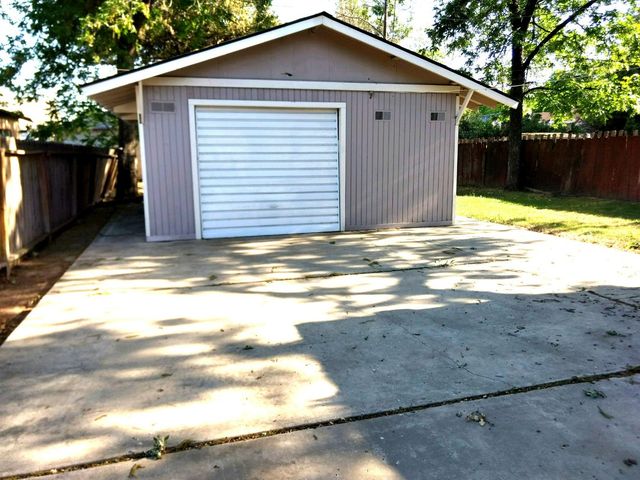 630 E Dudley Avenue, Fresno, CA 93728