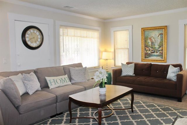630 E Dudley Avenue, Fresno, CA 93728