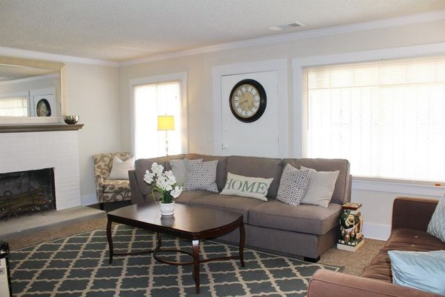 630 E Dudley Avenue, Fresno, CA 93728