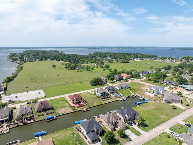 10808 Bourbon Street, Willis, TX 77318