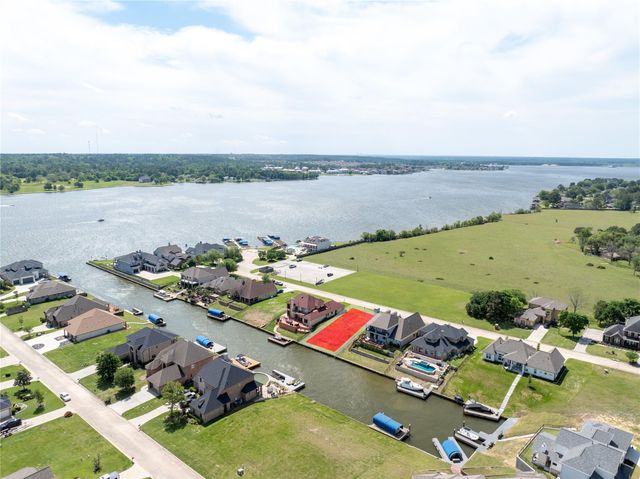 10808 Bourbon Street, Willis, TX 77318