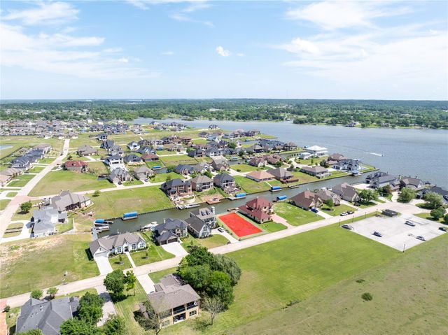 10808 Bourbon Street, Willis, TX 77318