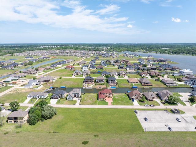 10808 Bourbon Street, Willis, TX 77318