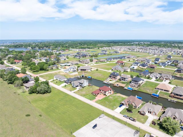 10808 Bourbon Street, Willis, TX 77318