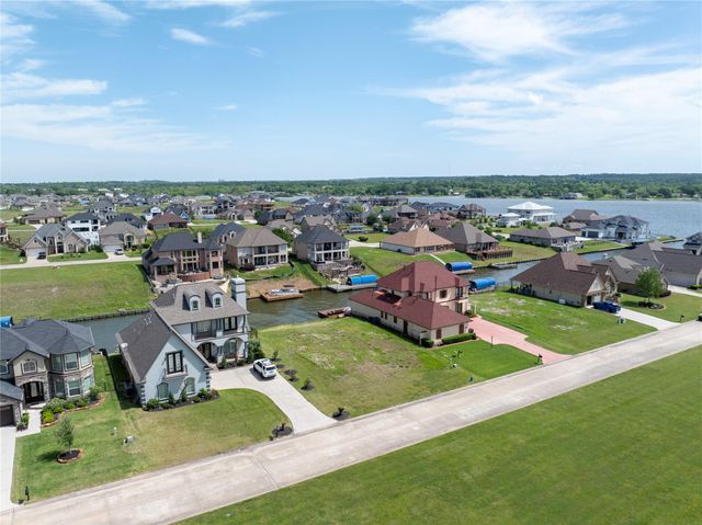 10808 Bourbon Street, Willis, TX 77318