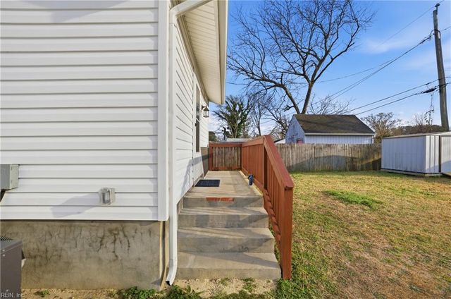 44 Henry ST, Hampton, VA 23669