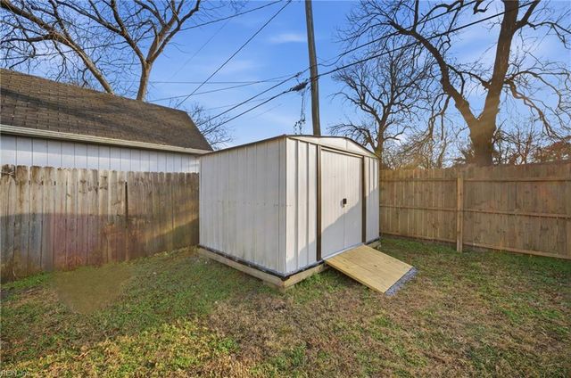 44 Henry ST, Hampton, VA 23669