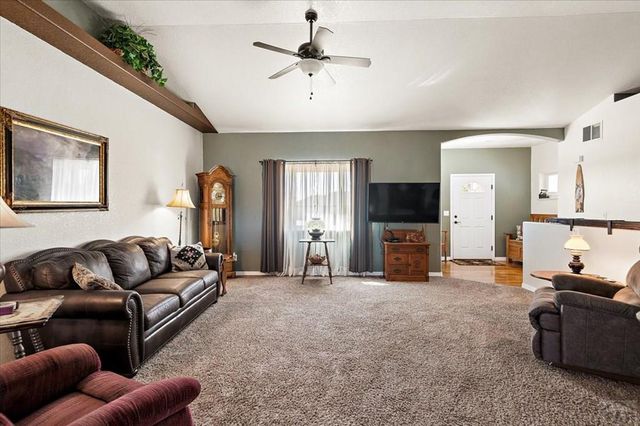 1193 E Sapinero Dr, Pueblo West, CO 81007