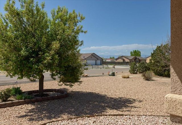 1193 E Sapinero Dr, Pueblo West, CO 81007