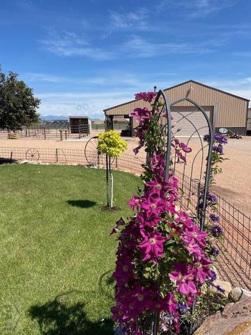 1193 E Sapinero Dr, Pueblo West, CO 81007