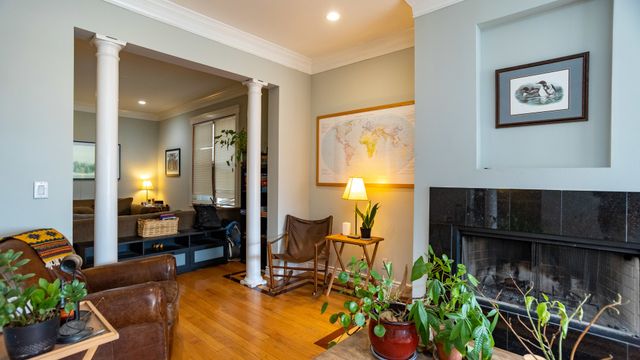 2438 N Washtenaw Avenue 1, Chicago, IL 60647