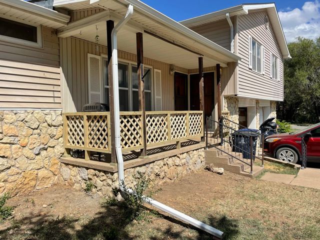 318 E 11th Ave, El Dorado, KS 67042