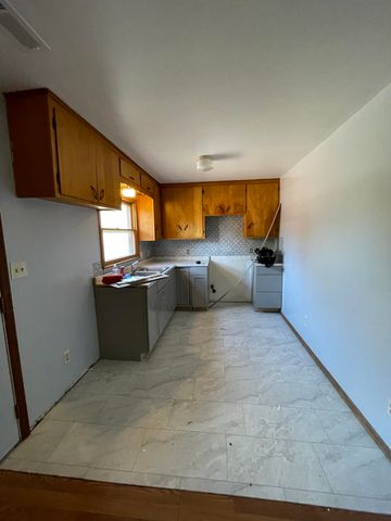 318 E 11th Ave, El Dorado, KS 67042